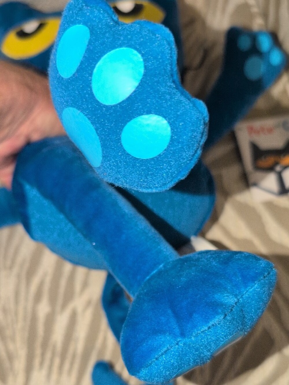 Pete The Cat Stuffed Animal - Picture 3 of 6